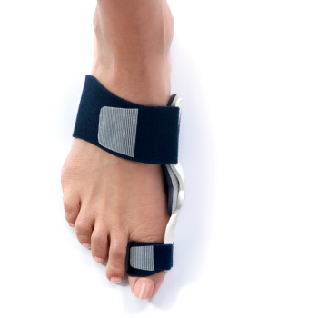Actytoe Night - Aircast soulage les douleurs causées par un Hallux Valgus symptomatique. 