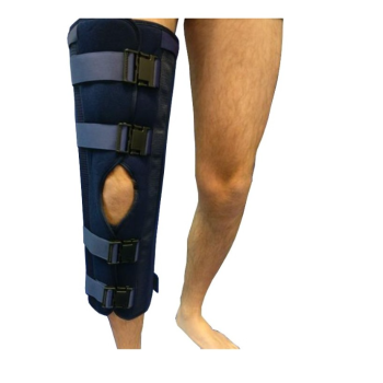 L'attelle de genou trois volets est utile lors d'une entorse du genou. Elle permet un maintien du genou. 
