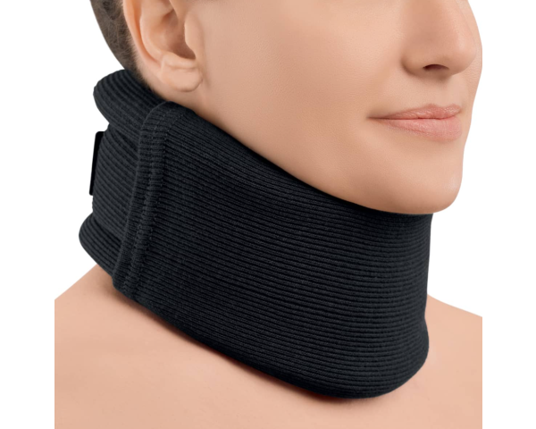 Collier cervical C2 évolutif en C1